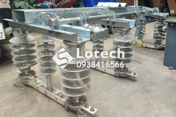dao-cach-ly-3-pha-vina-electric-loai-chem-dung-lap-ngoai-troi Dao cách ly 3 pha Vina Electric loại chém đứng lắp ngoài trời