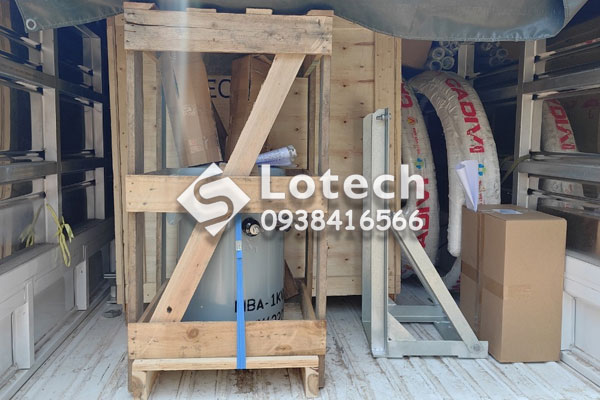 may-bien-ap-cap-nguon-recloser-loai-1kva-1p-2-su Máy biến áp cấp nguồn Recloser loại 1kVA 1 pha 2 sứ
