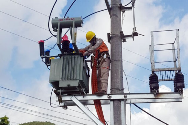 Trạm biến áp kiểu ngồi - Trạm biến áp 180kVA