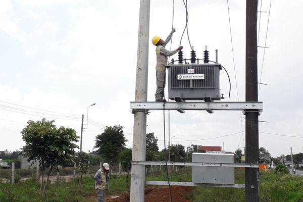 tram-bien-the-160kva-kieu-gian-giua-2-cot-btlt Trạm biến thế 160kVA kiểu giàn giữa 2 cột BTLT
