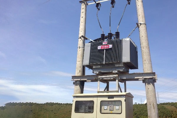 tram-bien-the-750kva-kieu-gian-giua-2-cot-btlt Trạm biến thế 750kVA kiểu giàn giữa 2 cột BTLT