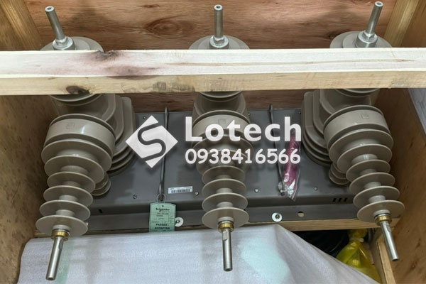 Thân máy cắt Recloser U27 Schneider