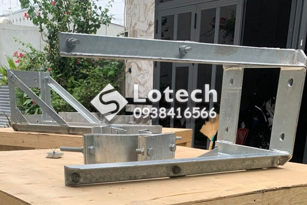 bo-gia-lap-recloser-entec-va-may-bien-ap-cap-nguon-tu-dieu-khien Bộ giá lắp Recloser ENTEC và máy biến áp cấp nguồn tủ điều khiển
