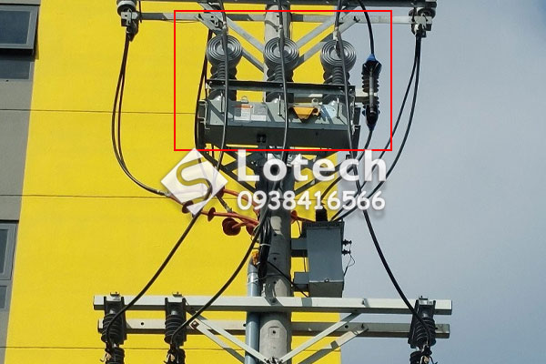 bo-ngat-mach-3-pha-treo-tru-recloser-cooper-35kv-630a Bộ ngắt mạch 3 pha treo trụ Recloser Cooper 35kV 630A