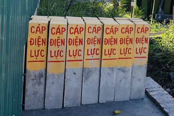 Cột mốc bê tông cảnh báo cáp ngầm loại không chân đế