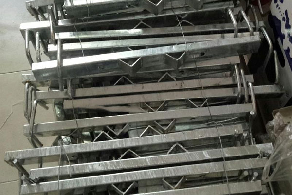 cung-cap-gong-treo-cap-quang-du-phong Cung cấp gông treo cáp quang dự phòng