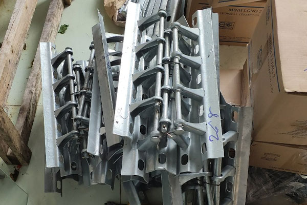 khung-do-3-su-4-su-cach-dien Khung đỡ 3 sứ 4 sứ cách điện