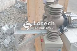 Lắp đặt bộ giá treo Recloser Entec