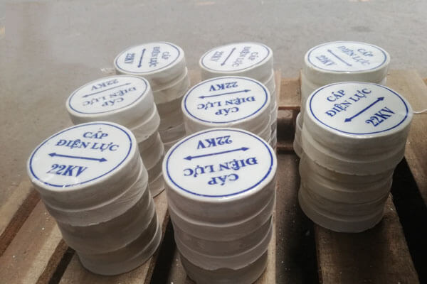 moc-bao-cap-dien-luc-22kv-bang-su Mốc báo cáp điện lực 22kV bằng sứ