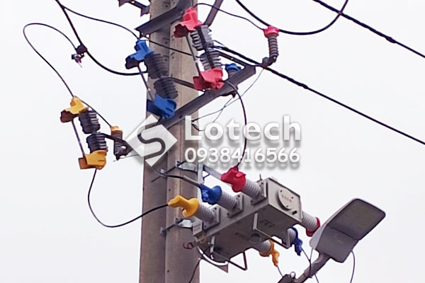 nap-chup-cau-chi-tu-roi-fco-va-cau-dao-phu-tai-lbs Nắp chụp cầu chì tự rơi FCO và cầu dao phụ tải LBS