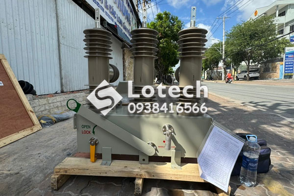 than-may-cat-recloser-shinsung-sirec-27-1 Thân máy cắt Recloser Shinsung SIREC-27
