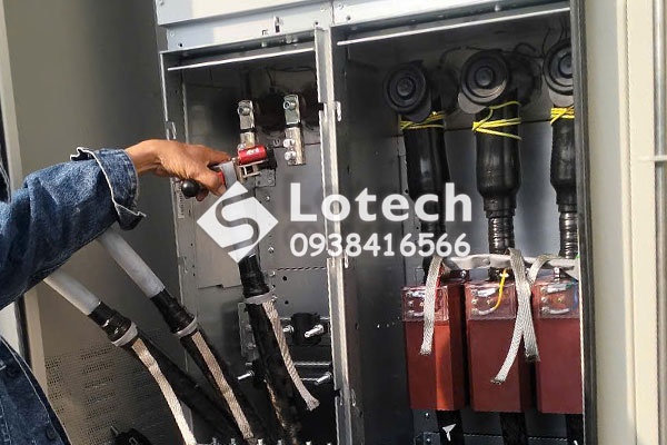dau-noi-dau-cap-t-plug-vao-tu-rmu-siemens-8djh-rl Đấu nối đầu cáp T-Plug vào tủ RMU Siemens 8DJH RL