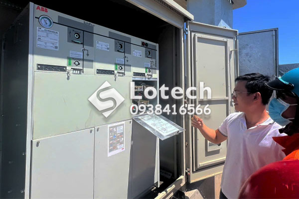 lotech-ho-tro-cai-dat-va-huong-dan-van-hanh-tu-trung-the-abb-safeplus-3-ngan-ccf Lotech hỗ trợ cài đặt và hướng dẫn vận hành tủ RMU ABB CCF